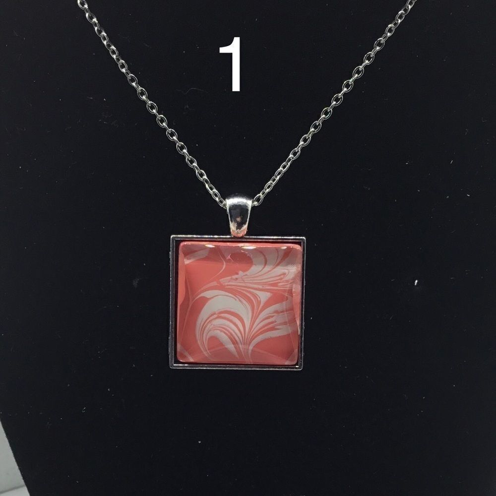 HAND PAINTED GLASS CABOCHON PENDANT NECKLACE - Picture 5 of 6